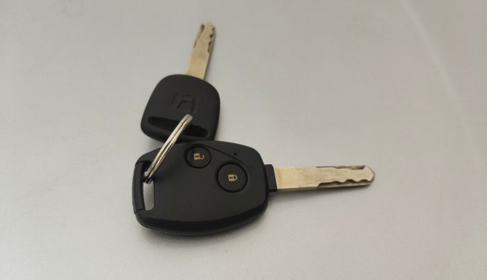 2013 Honda Amaze 1.2L I-VTEC S, Petrol, Manual, 67,118 km, Key Close Up