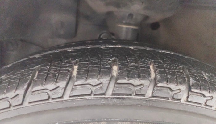 2013 Honda Amaze 1.2L I-VTEC S, Petrol, Manual, 67,118 km, Left Front Tyre Tread