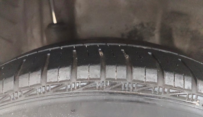 2013 Honda Amaze 1.2L I-VTEC S, Petrol, Manual, 67,118 km, Right Rear Tyre Tread