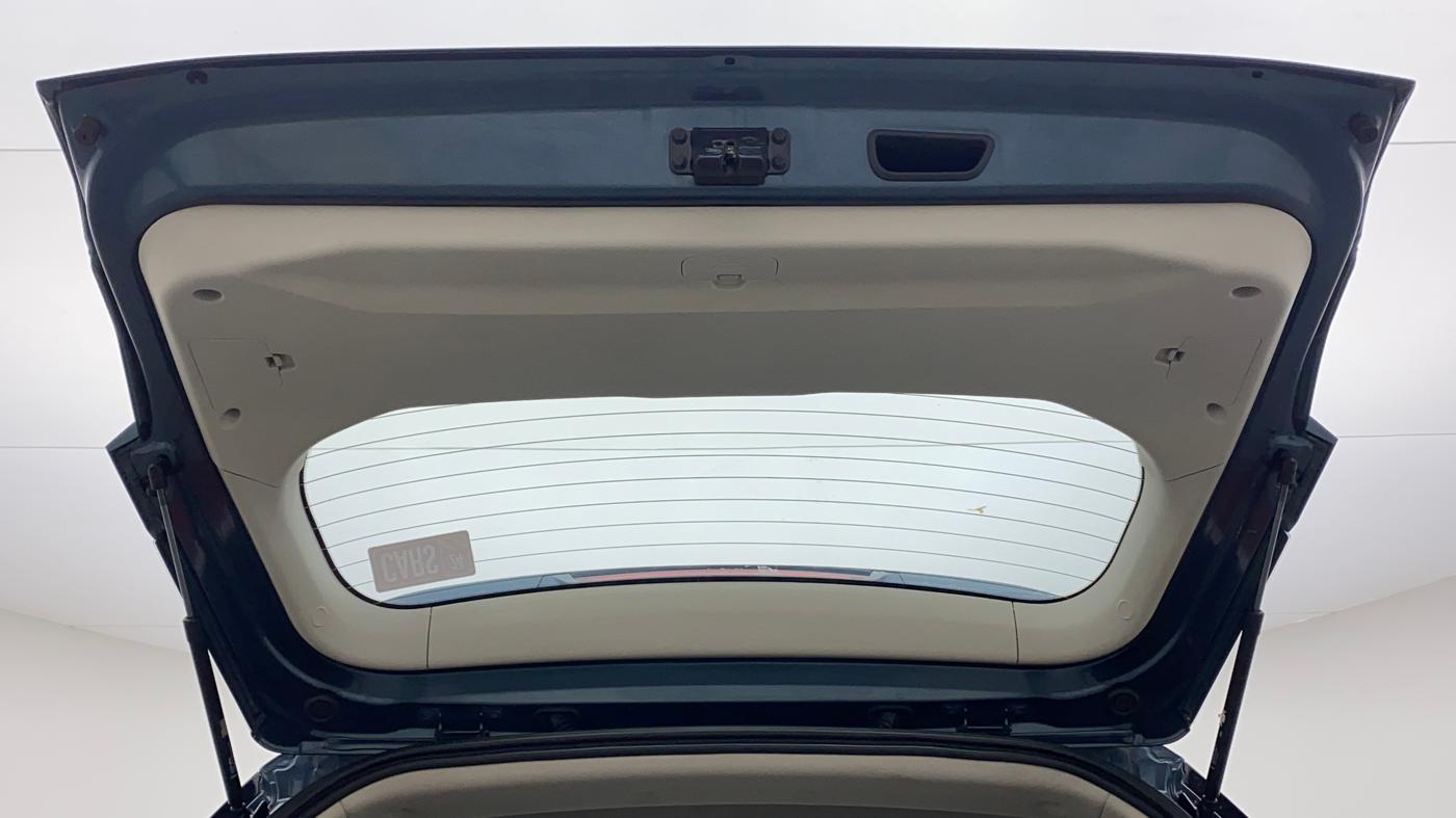 2023 Mahindra XUV300 W8 (O) 1.5 DIESEL, Diesel, Manual, 10,694 km, Boot Door Open
