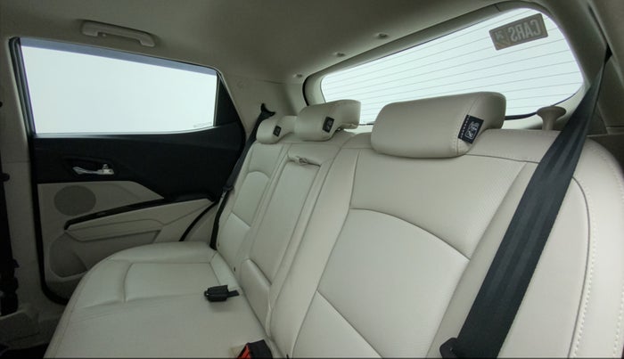 2023 Mahindra XUV300 W8 (O) 1.5 DIESEL, Diesel, Manual, 10,694 km, Right Side Rear Door Cabin