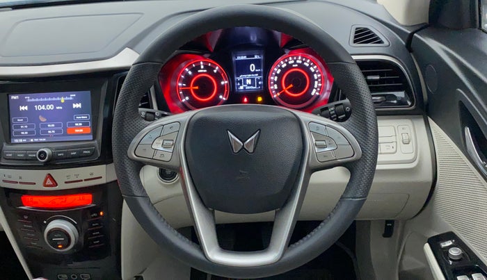 2023 Mahindra XUV300 W8 (O) 1.5 DIESEL, Diesel, Manual, 10,694 km, Steering Wheel Close Up