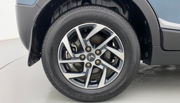 2023 Mahindra XUV300 W8 (O) 1.5 DIESEL, Diesel, Manual, 10,694 km, Right Rear Wheel