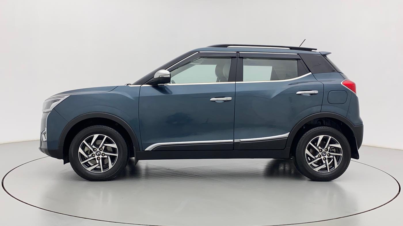 2023 Mahindra XUV300 W8 (O) 1.5 DIESEL, Diesel, Manual, 10,694 km, Left Side