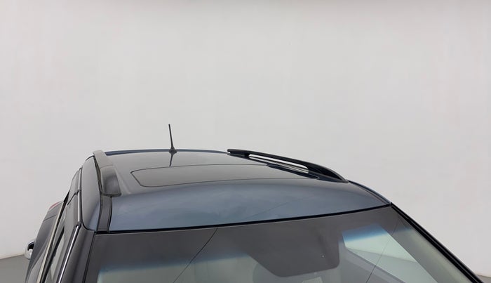 2023 Mahindra XUV300 W8 (O) 1.5 DIESEL, Diesel, Manual, 10,694 km, Roof