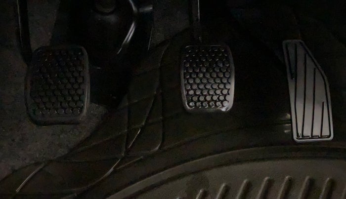 2018 Maruti Alto 800 LXI, Petrol, Manual, 28,873 km, Pedals