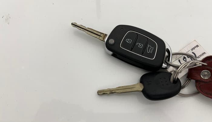 2021 Hyundai VENUE S 1.2, Petrol, Manual, 36,784 km, Key Close Up