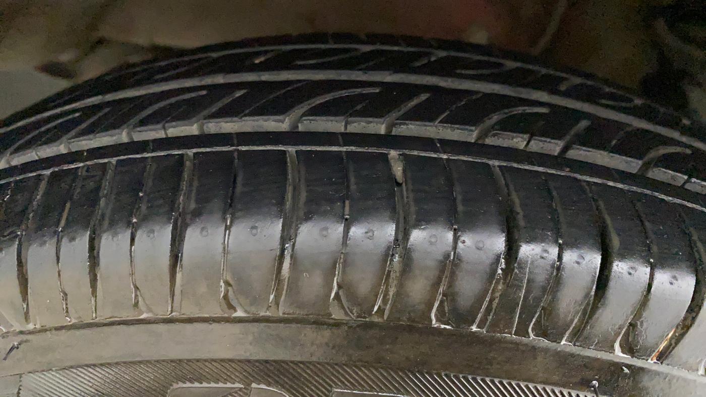 2017 Maruti Wagon R 1.0 LXI CNG, CNG, Manual, 41,172 km, Right Rear Tyre Tread