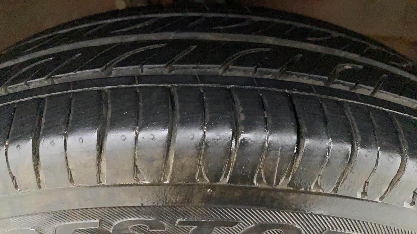 2017 Maruti Wagon R 1.0 LXI CNG, CNG, Manual, 41,172 km, Right Front Tyre Tread