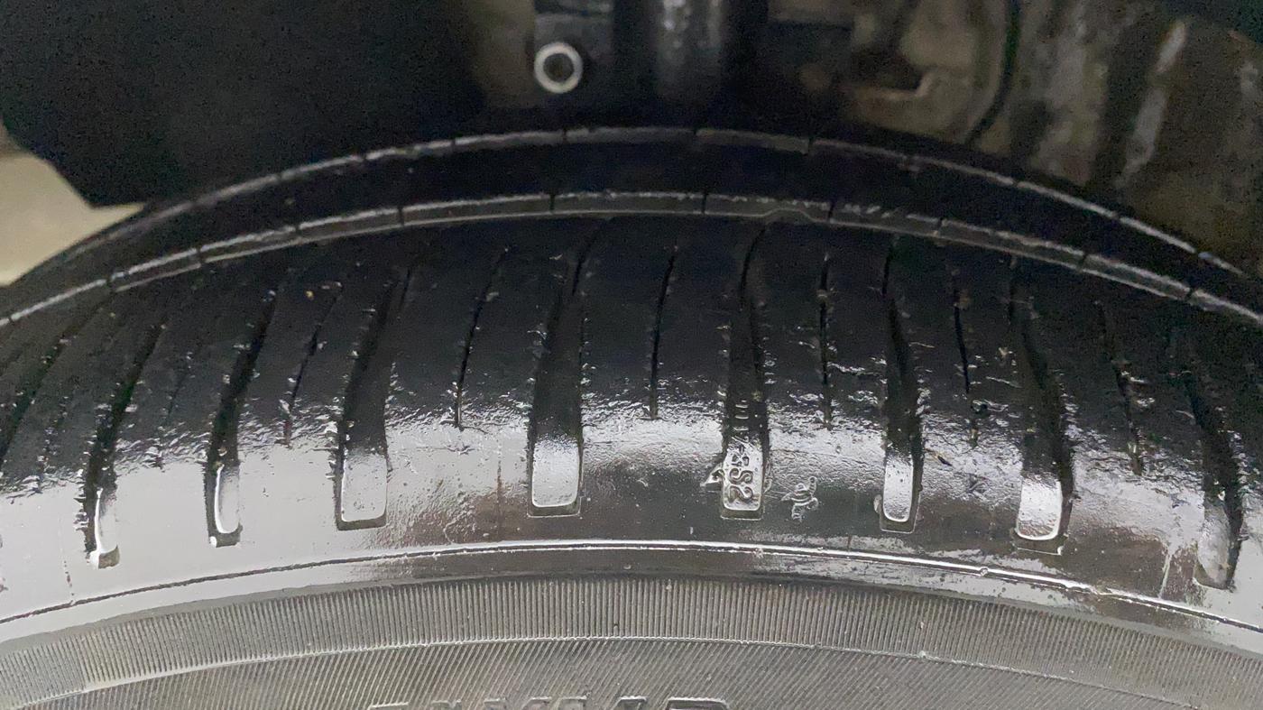 2011 Volkswagen Polo TRENDLINE 1.2L PETROL, Petrol, Manual, 76,368 km, Left Front Tyre Tread
