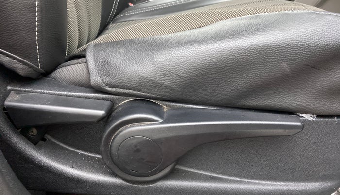 2017 Tata Tiago XZ DIESEL, Diesel, Manual, 68,917 km, Driver Side Adjustment Panel