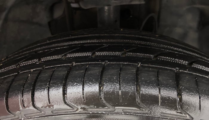 2017 Tata Tiago XZ DIESEL, Diesel, Manual, 68,917 km, Right Front Tyre Tread