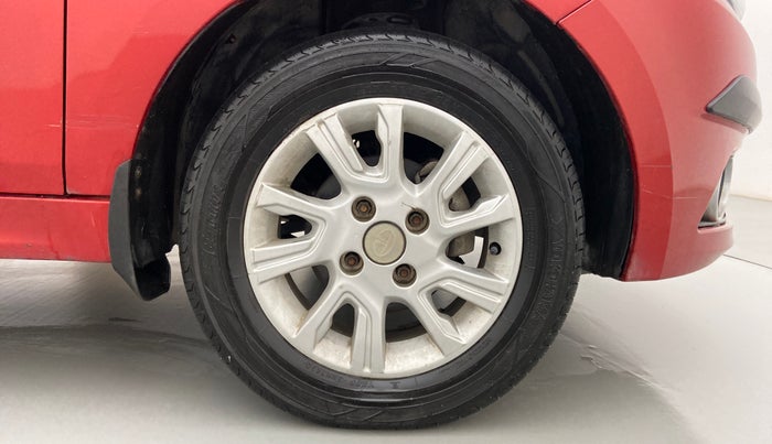 2017 Tata Tiago XZ DIESEL, Diesel, Manual, 68,917 km, Right Front Wheel