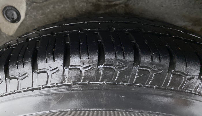 2011 Hyundai i10 MAGNA 1.1 IRDE2, Petrol, Manual, 50,908 km, Right Rear Tyre Tread