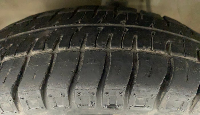 2016 Maruti Alto 800 LXI, Petrol, Manual, 29,781 km, Left Front Tyre Tread