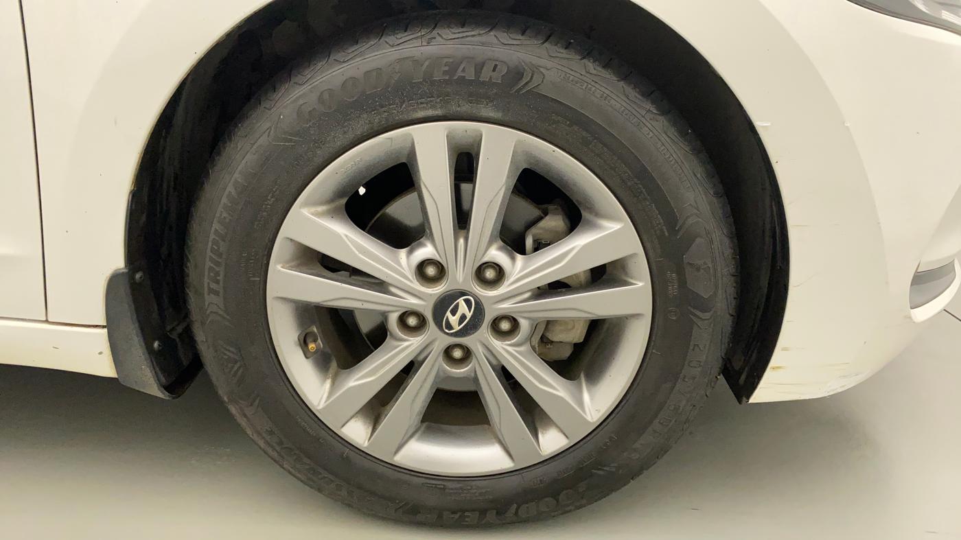 2018 Hyundai New Elantra 2.0 SX(O) AT PETROL, Petrol, Automatic, 67,635 km, Right Front Wheel