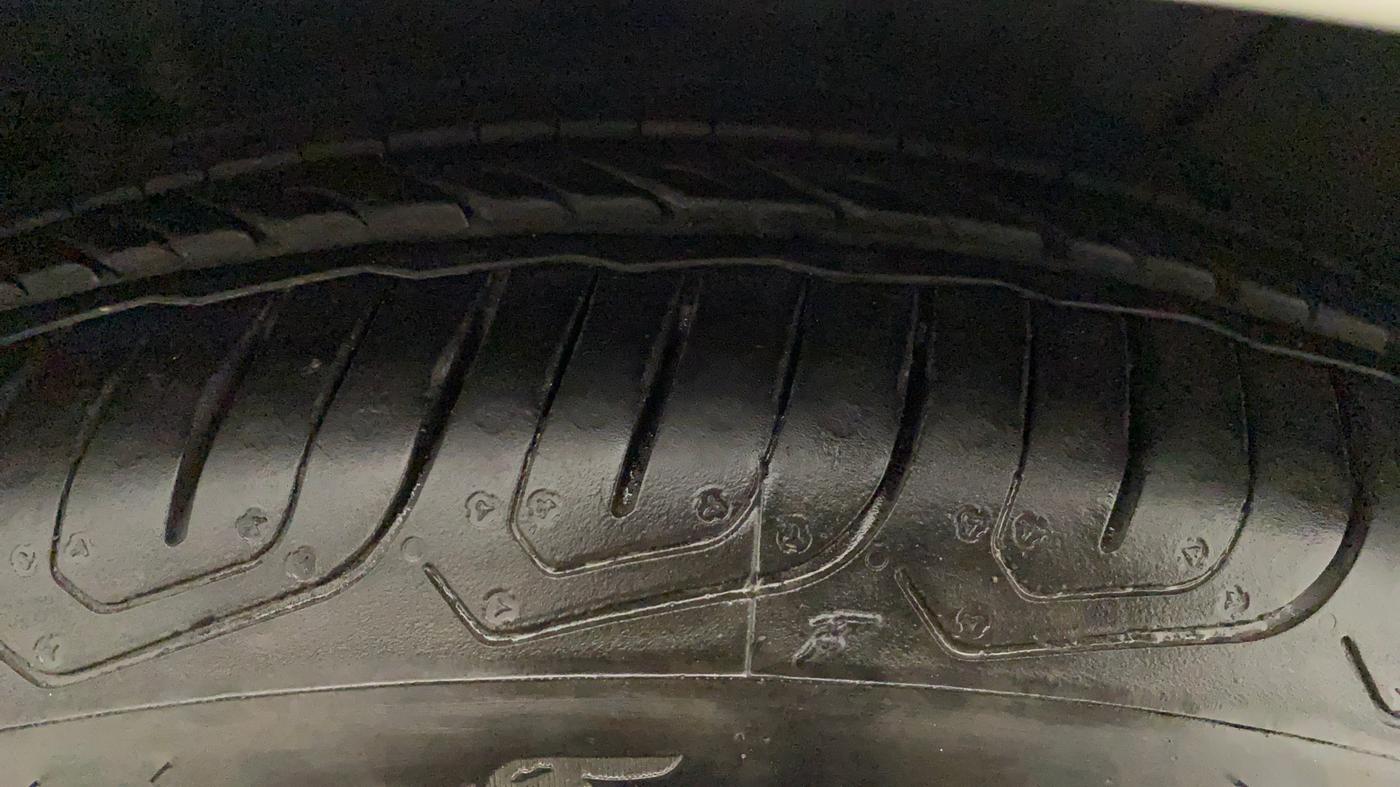 2018 Hyundai New Elantra 2.0 SX(O) AT PETROL, Petrol, Automatic, 67,635 km, Left Rear Tyre Tread