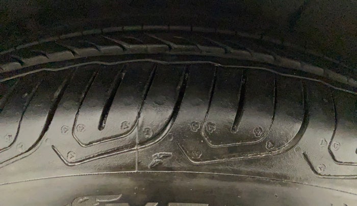 2018 Hyundai New Elantra 2.0 SX(O) AT PETROL, Petrol, Automatic, 67,635 km, Right Front Tyre Tread