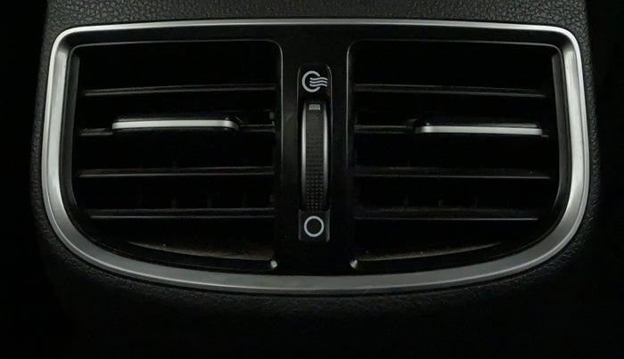 2018 Hyundai New Elantra 2.0 SX(O) AT PETROL, Petrol, Automatic, 67,635 km, Rear AC Vents