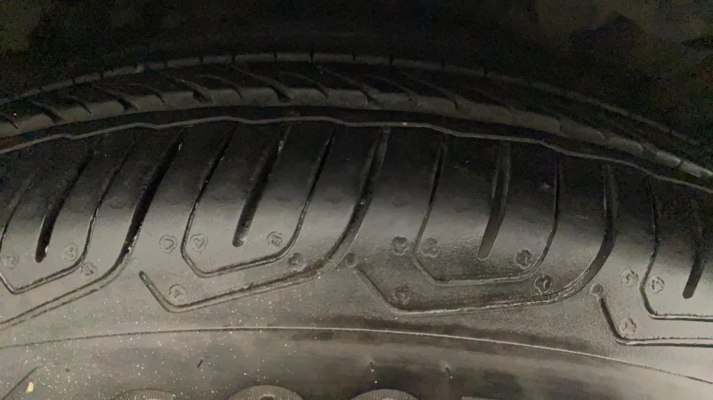 2018 Hyundai New Elantra 2.0 SX(O) AT PETROL, Petrol, Automatic, 67,635 km, Right Rear Tyre Tread