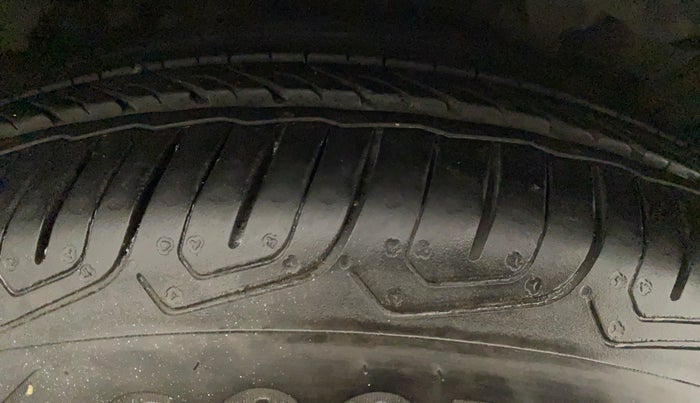 2018 Hyundai New Elantra 2.0 SX(O) AT PETROL, Petrol, Automatic, 67,635 km, Right Rear Tyre Tread