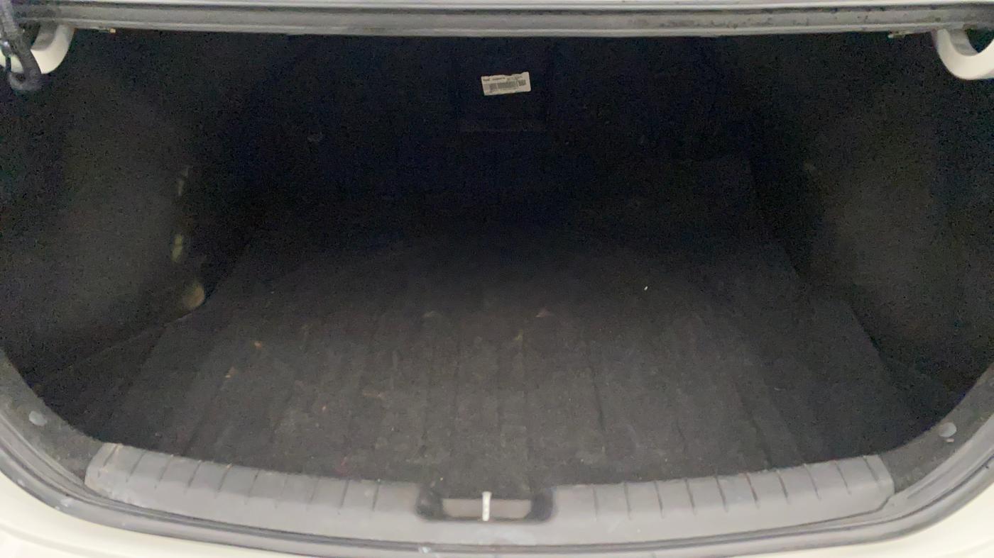 2018 Hyundai New Elantra 2.0 SX(O) AT PETROL, Petrol, Automatic, 67,635 km, Boot Inside