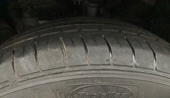 2022 KIA SELTOS HTK PLUS 1.5, Petrol, Manual, 25,876 km, Left Front Tyre Tread