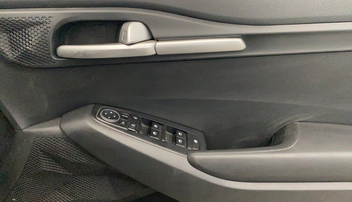 2022 KIA SELTOS HTK PLUS 1.5, Petrol, Manual, 25,876 km, Driver Side Door Panels Control