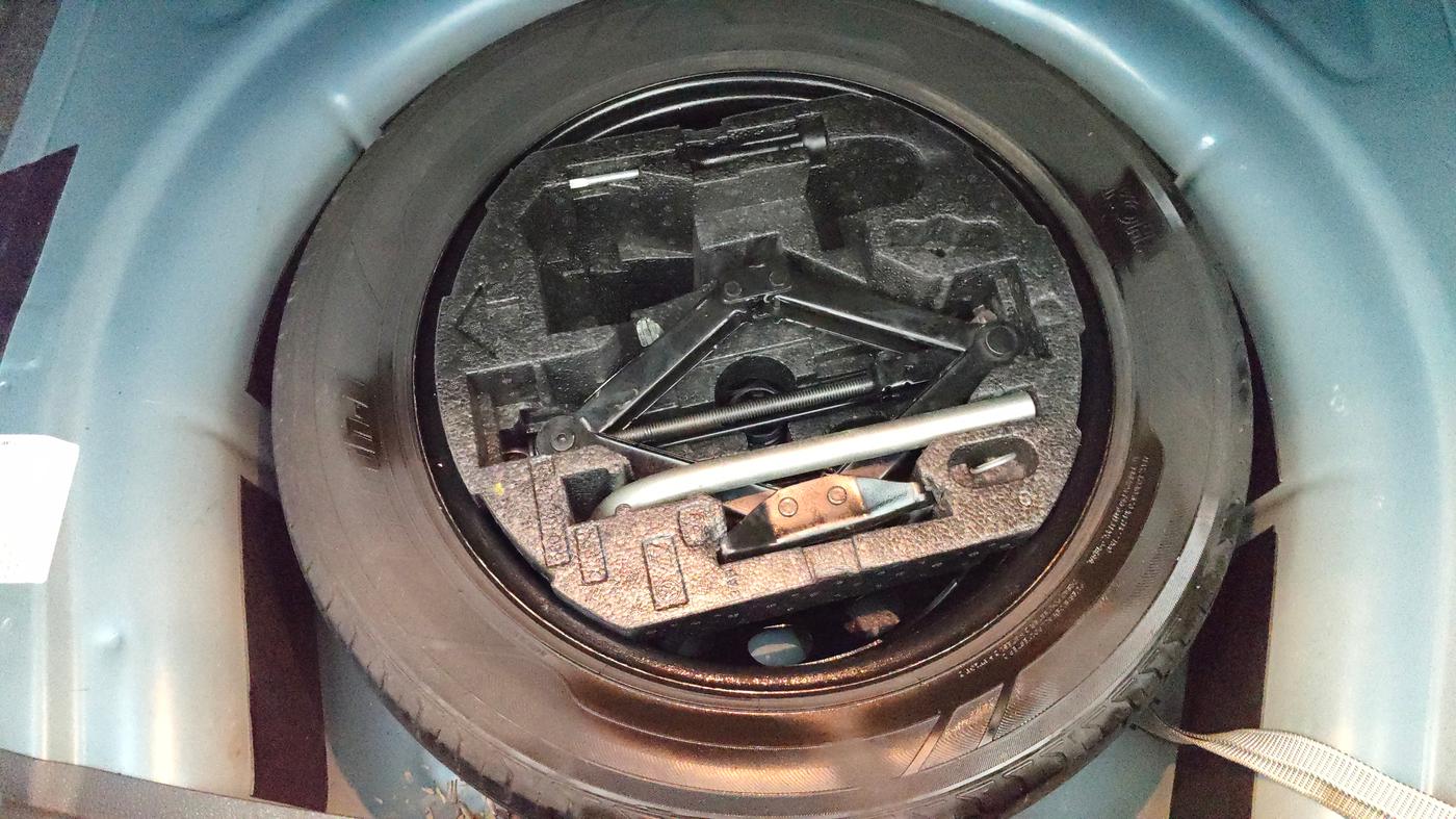 2015 Volkswagen Jetta COMFORTLINE TSI, Petrol, Manual, 1,07,243 km, Spare Tyre
