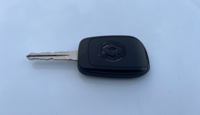 2022 Renault Kiger RXE MT, Petrol, Manual, 39,739 km, Key Close Up