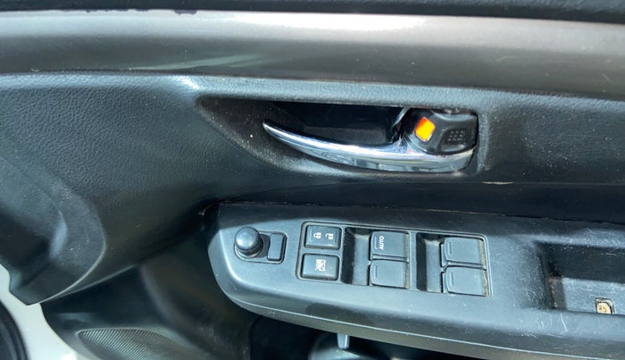 2016 Maruti Ciaz ZDI+ SHVS RS, Diesel, Manual, 80,366 km, Driver Side Door Panels Control