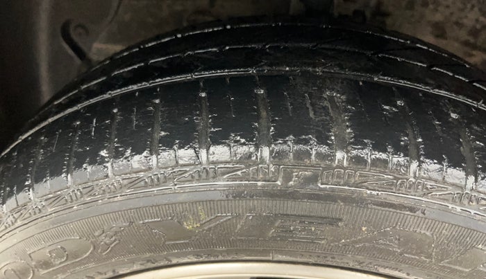 2014 Hyundai Grand i10 ASTA (O) 1.2 KAPPA VTVT, Petrol, Manual, 27,339 km, Left Front Tyre Tread