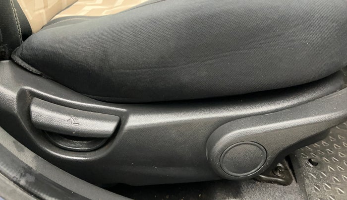 2014 Hyundai Grand i10 ASTA (O) 1.2 KAPPA VTVT, Petrol, Manual, 27,339 km, Driver Side Adjustment Panel