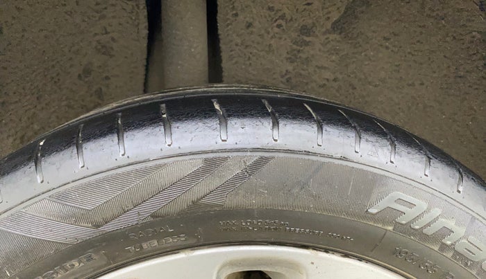 2016 Maruti Baleno ZETA PETROL 1.2, Petrol, Manual, 31,614 km, Right Rear Tyre Tread