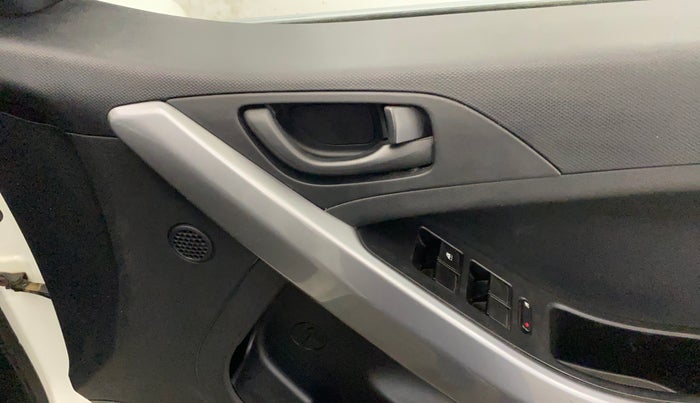 2020 Tata NEXON XM PETROL, Petrol, Manual, 27,363 km, Driver Side Door Panels Control