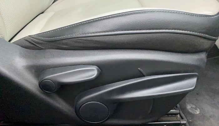 2017 Jeep Compass LIMITED 1.4 PETROL AT, Petrol, Automatic, 45,343 km, Driver Side Adjustment Panel
