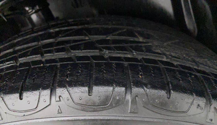 2017 Jeep Compass LIMITED 1.4 PETROL AT, Petrol, Automatic, 45,343 km, Right Rear Tyre Tread