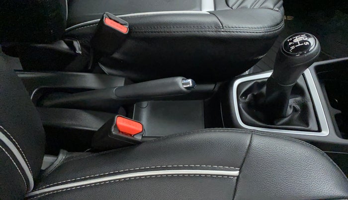 2022 Maruti Swift ZXI PLUS DUAL TONE, Petrol, Manual, 7,066 km, Gear Lever