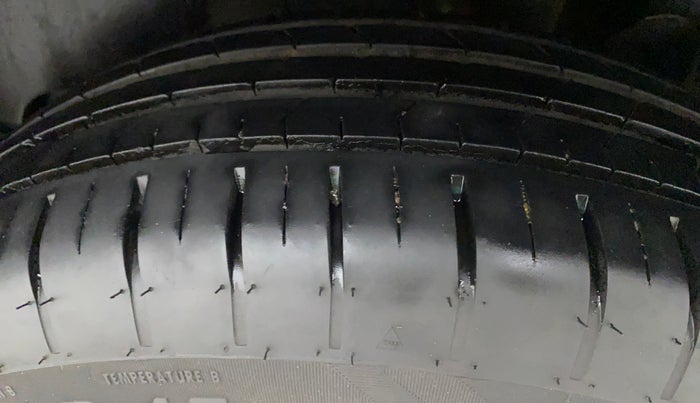 2022 Maruti Swift ZXI PLUS DUAL TONE, Petrol, Manual, 7,066 km, Left Rear Tyre Tread