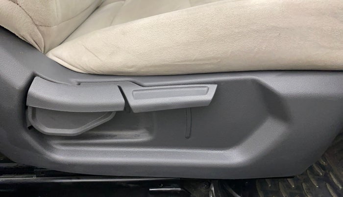 2023 Hyundai GRAND I10 NIOS SPORTZ 1.2 KAPPA VTVT, Petrol, Manual, 1,987 km, Driver Side Adjustment Panel