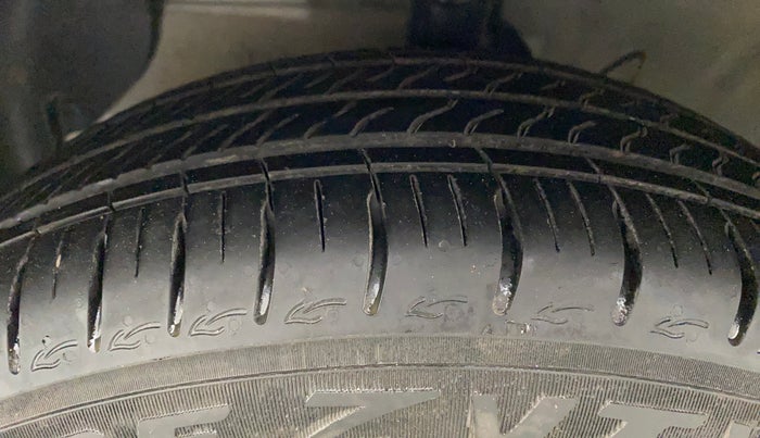 2023 Hyundai GRAND I10 NIOS SPORTZ 1.2 KAPPA VTVT, Petrol, Manual, 1,987 km, Left Front Tyre Tread