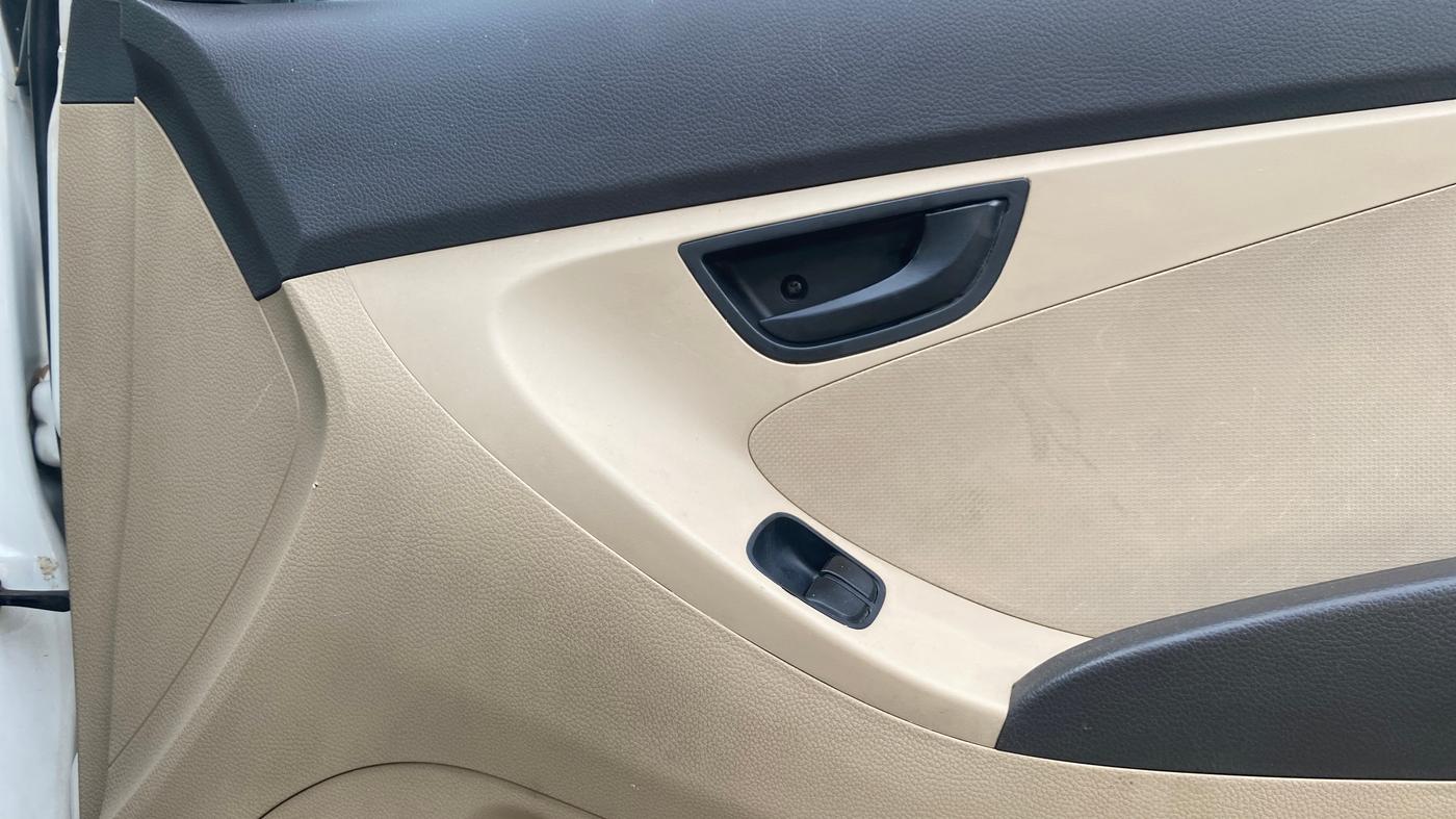 2014 Hyundai Eon MAGNA +, Petrol, Manual, 93,505 km, Driver Side Door Panels Control