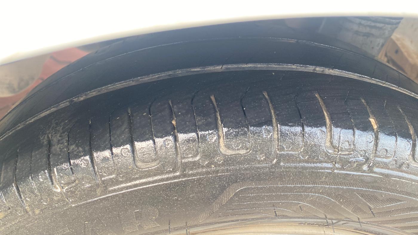 2014 Hyundai Eon MAGNA +, Petrol, Manual, 93,505 km, Left Rear Tyre Tread