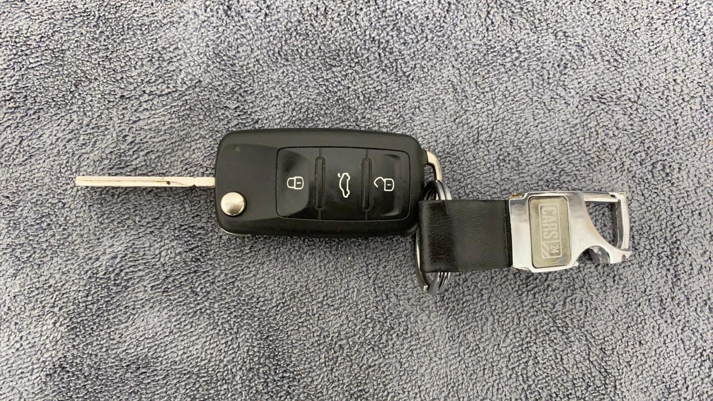 2018 Volkswagen Ameo COMFORTLINE 1.0L, Petrol, Manual, 17,735 km, Key Close Up