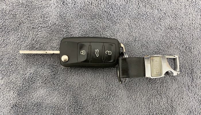 2018 Volkswagen Ameo COMFORTLINE 1.0L, Petrol, Manual, 17,735 km, Key Close Up