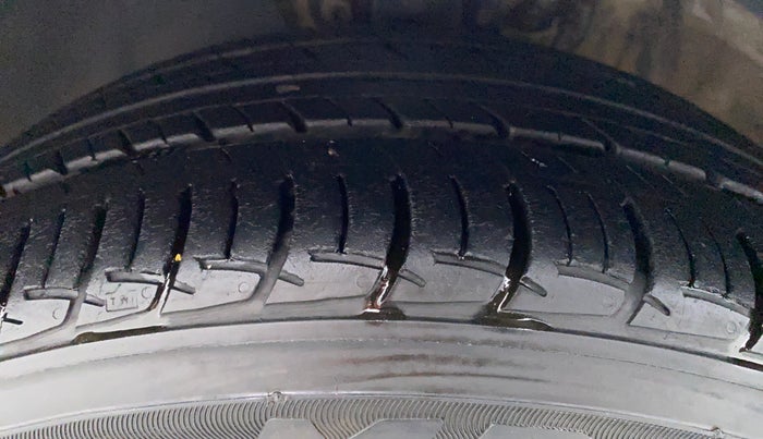 2019 Volkswagen Ameo HIGHLINE PLUS DSG 1.5, Diesel, Automatic, 11,883 km, Left Front Tyre Tread