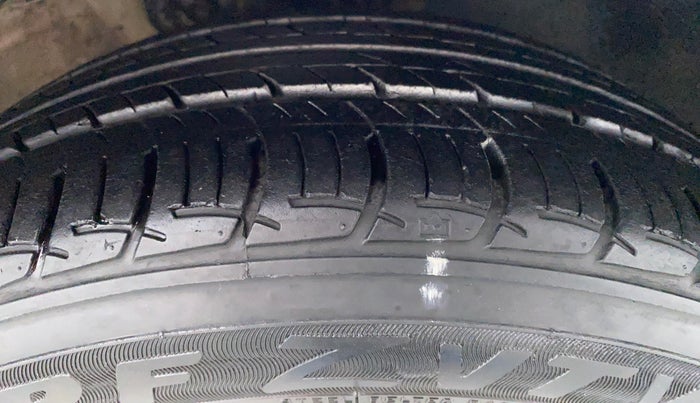 2019 Volkswagen Ameo HIGHLINE PLUS DSG 1.5, Diesel, Automatic, 11,883 km, Right Front Tyre Tread