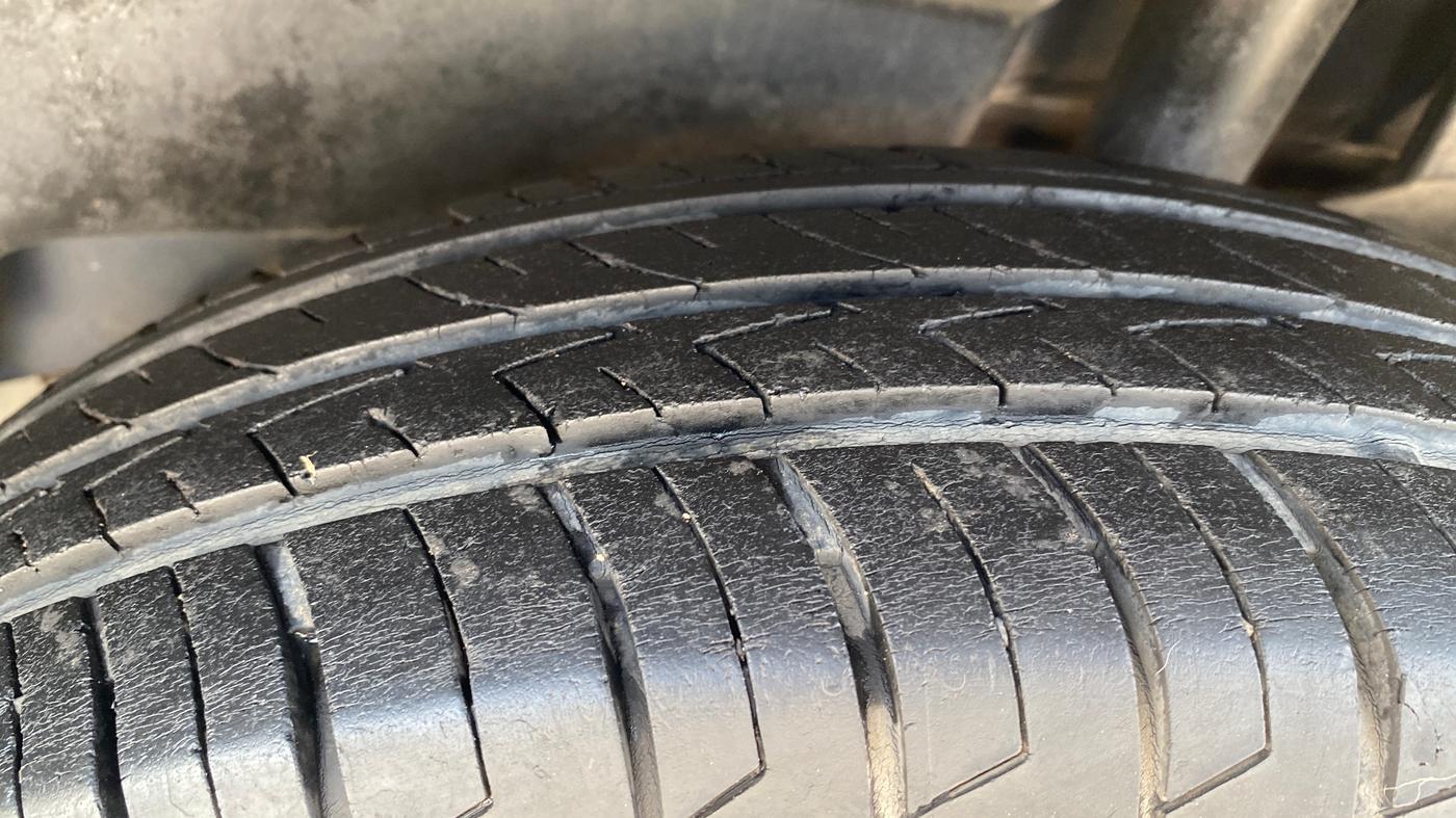 2020 Maruti Dzire VXI, Petrol, Manual, 41,484 km, Left Rear Tyre Tread