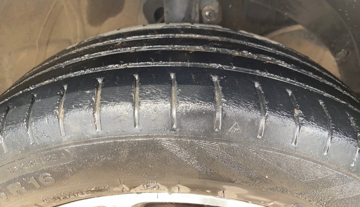 2019 Toyota Glanza V CVT, Petrol, Automatic, 57,126 km, Right Front Tyre Tread