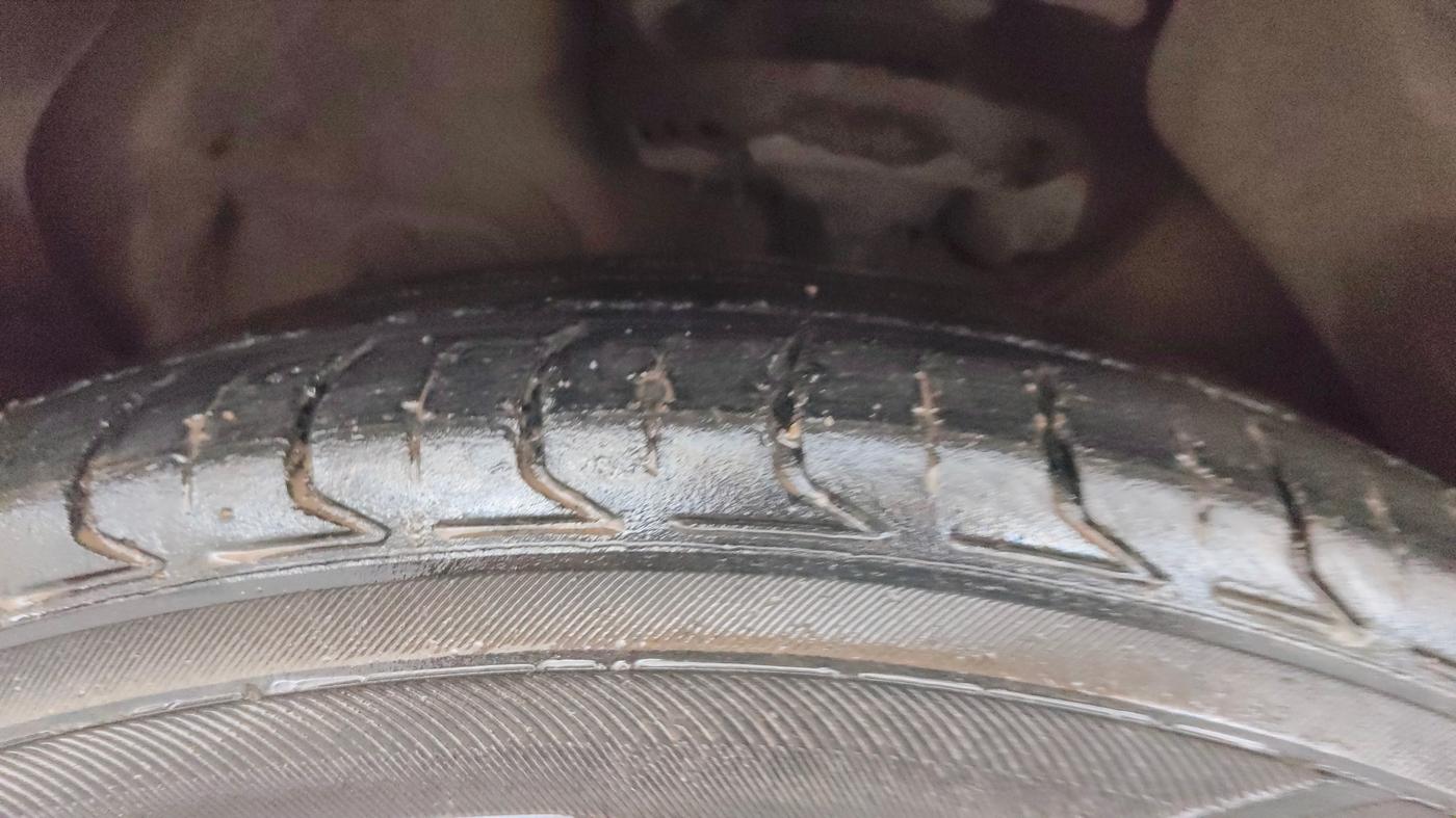 2021 KIA SELTOS GTX PLUS 1.5 DIESEL AT DUAL TONE, Diesel, Automatic, 1,18,560 km, Left Front Tyre Tread